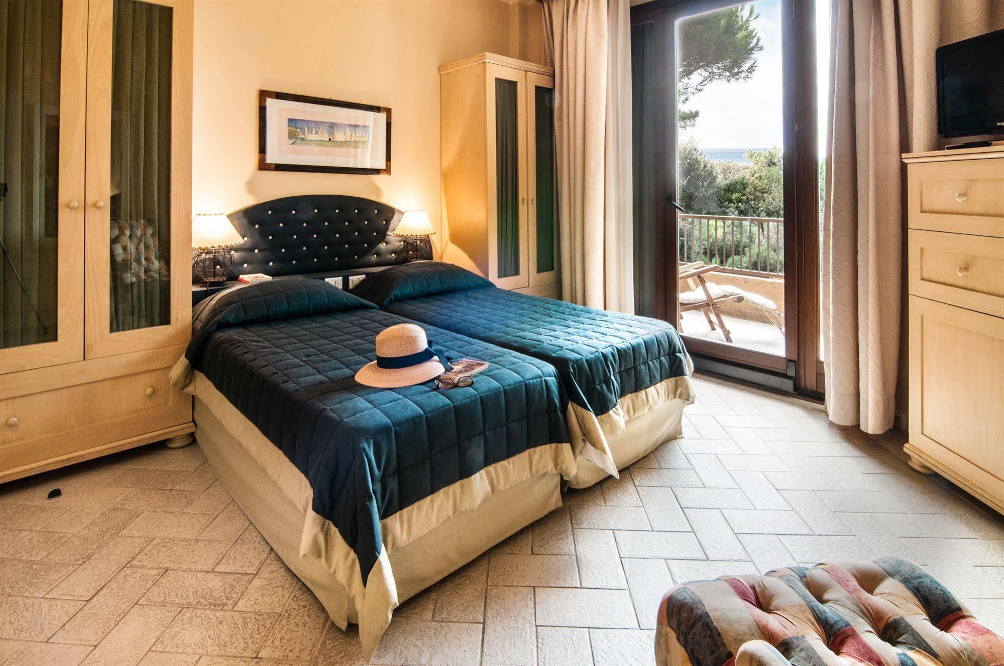 Roccamare Resort - Casa Di Ponente กาส์ตีจลิโอเน เดลลา เปสกายา ภายนอก รูปภาพ